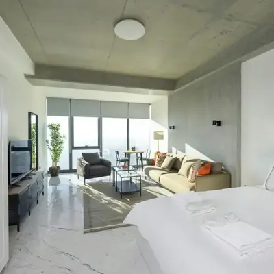 Gorgeous Bright Studio Parking PoolViews! #135