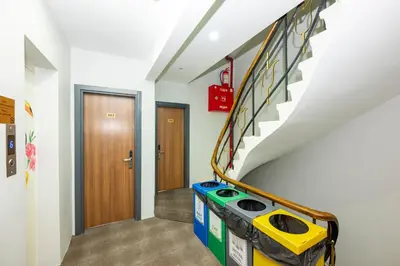 a house with a staircase with a toolbox in a hallway at mayza otel in Istanbul