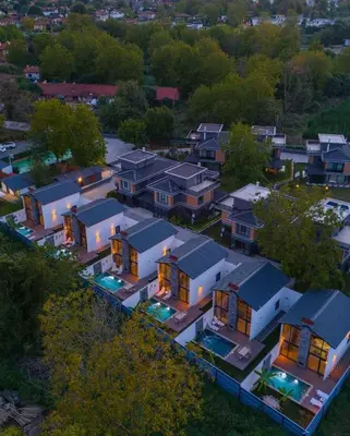 an overhead view of a row of houses at Sapanca Kokina Suit in Sakarya