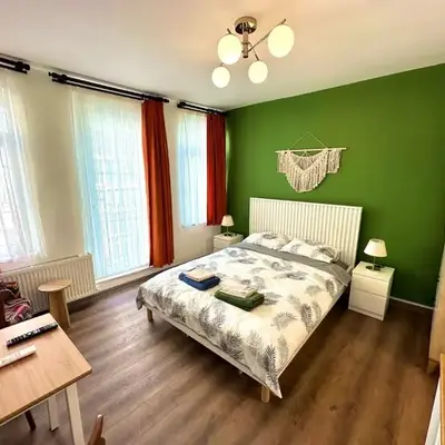 Yellowhouse Room 6