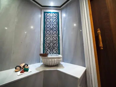 a room with a window with a bowl on a shelf at Nordstern Hotel Galata in Istanbul
