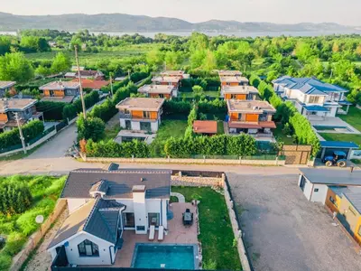 an aerial view of a house at Sapanca İnci Suit in Yanık
