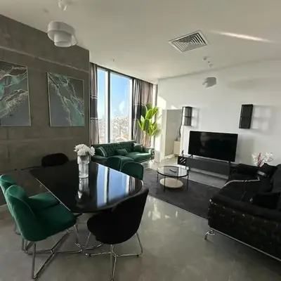 Elegant 2 bedroom apt Sinpas queen gym pools