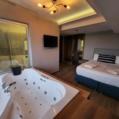 Martin City Hotel