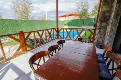 Gallery image of Sakarya Sapanca Kuruçeşme de 3 Oda 1 Salon Özel Havuzlu - Şömineli 6 Kişilik Taş Ev -SPN-3670 in Sapanca