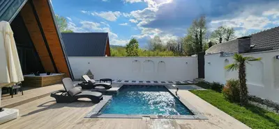 Gallery image of Sakarya Sapanca Ünlüce de 2 Oda1 Salon Özel Havuzlu-Saunalı-Jakuzili - 5 Kişillik Bungalov-BNG-69 in Sapanca