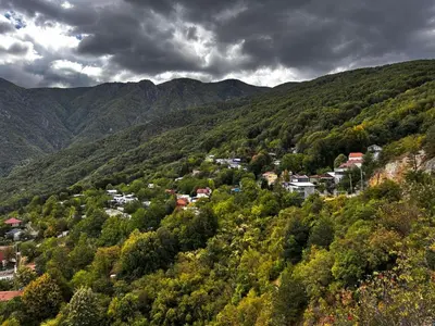 a small town in the middle of a mountain at Çalıkuşu Dağ Evi in Bursa