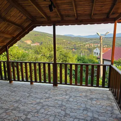 a balcony with a view of the mountains at Uludağ Tatil Evleri & Villa Şirin in Soğukpınar