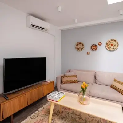 Amazing Luxury Duplex High Ceiling Patio! #403