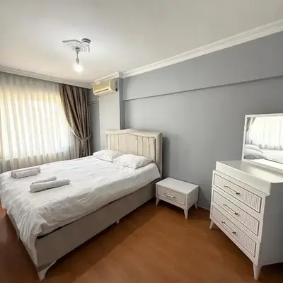 Modern 3-BR Apt w AC & Elevator