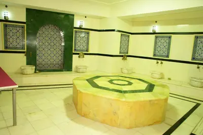 a room with a room with a room with a room with a room at Turvan Hotel in Istanbul