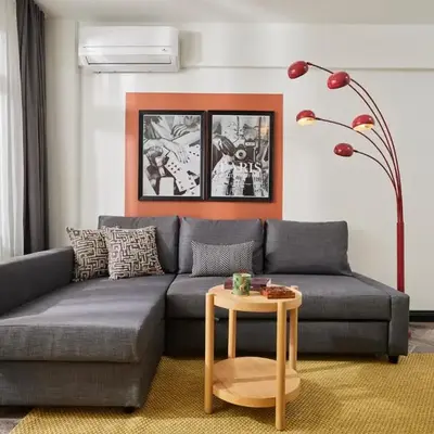 Bright & Modern 2-Bedroom Flat Near Metro