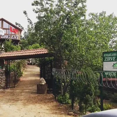 Zirve Dağ Evi