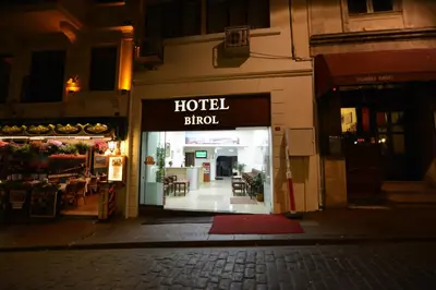 a hotel blilot store on a street at night at Birol Hotel in Istanbul