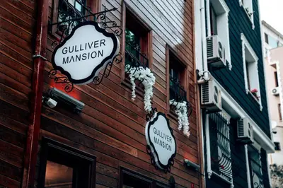 a building with a sign that reads gunker museum at Gulliver Mansion Hotel in Istanbul