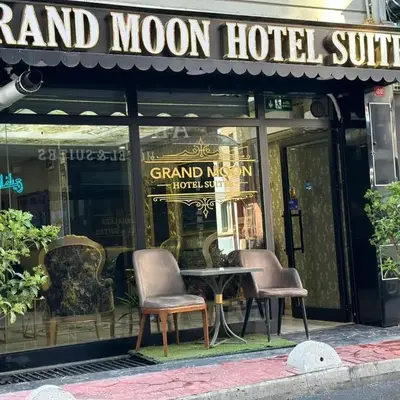 Grand Moon Hotel Suites