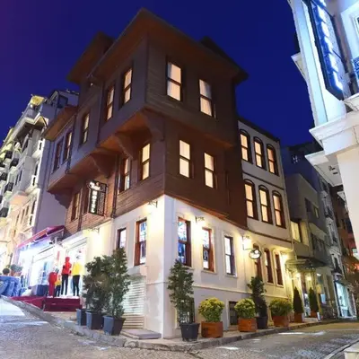 Elyka Hotel