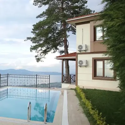 Orchid Hills - heated swimming pool