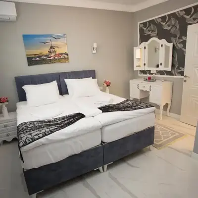 Little Palace Blue Apartment