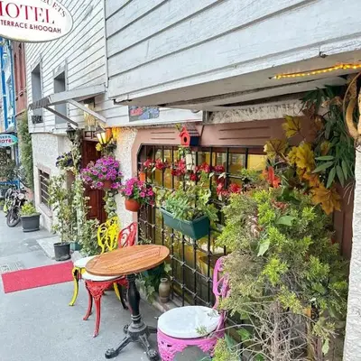 Rose Bouquets Hotel