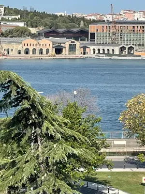 a view of a large body of water at Fatih Balat tarihin içinde şık bir ev 2 in Istanbul